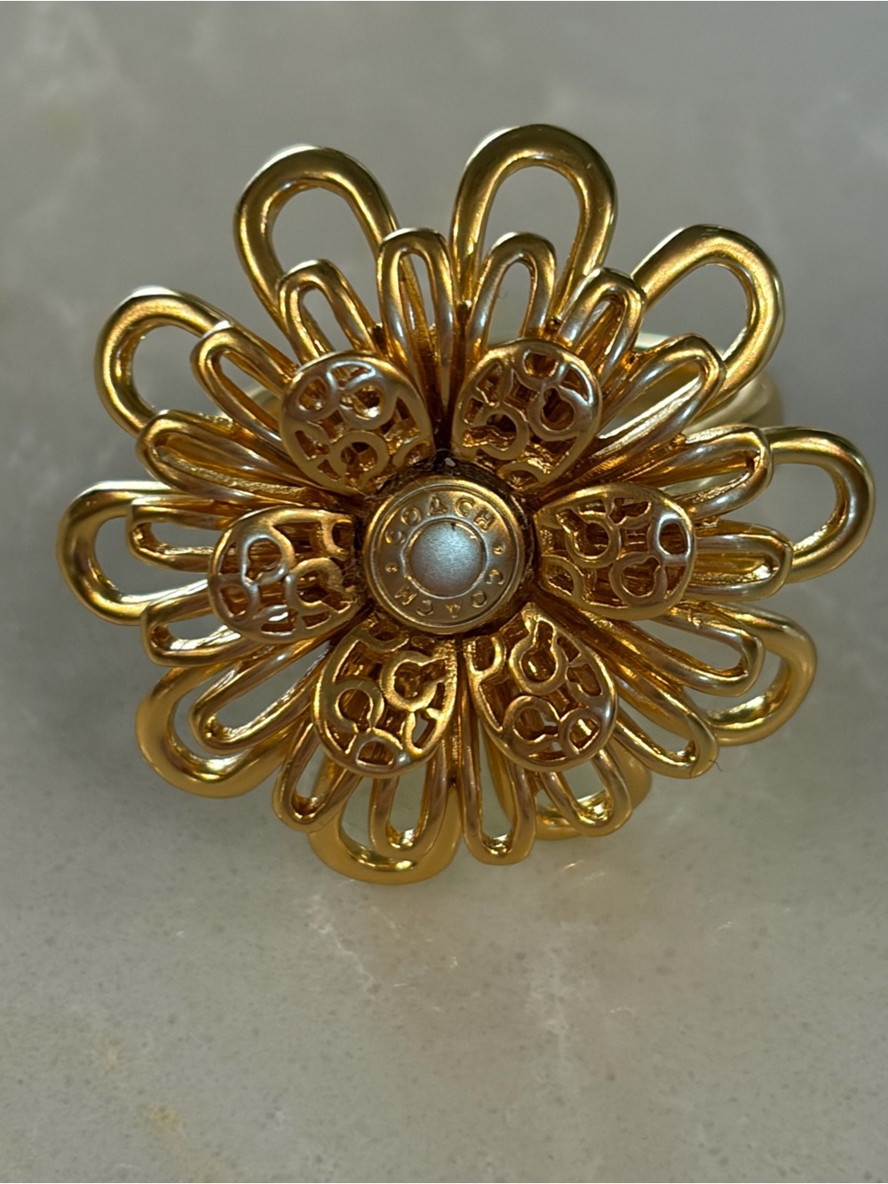 🌟Like New🌟 Coach Gold-Tone Flower Ring Size 7
